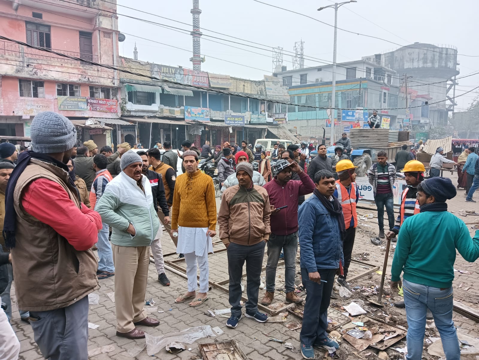 थाना कोतवाली क्षेत्र के उत्तर दिशा में चला नगर पालिका अतिक्रमण अभियान